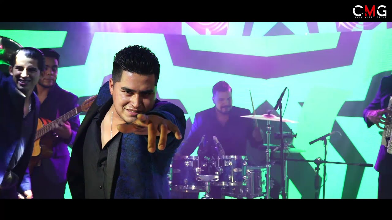 Mambo Lupita y  La Loca - Los Novillos Norteño Banda (En Vivo)