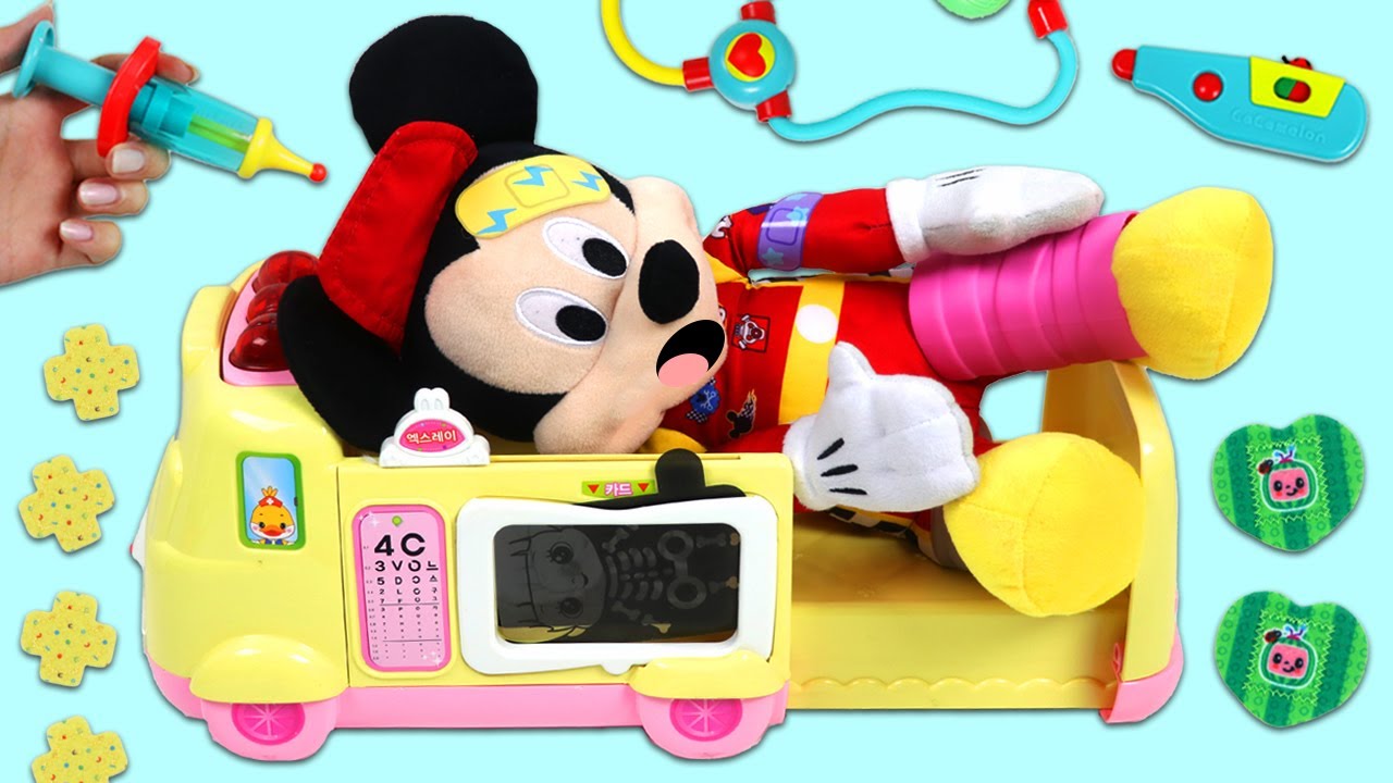 Disney Mickey Mouse Gets Hurt! Let’s Make Him Feel Better!