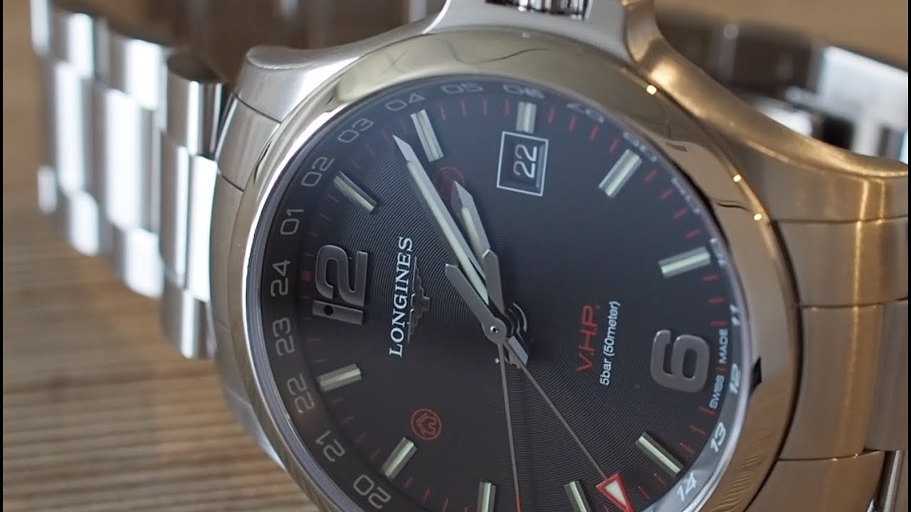 Macro Close: The Longines Conquest VHP L37284566 Watch