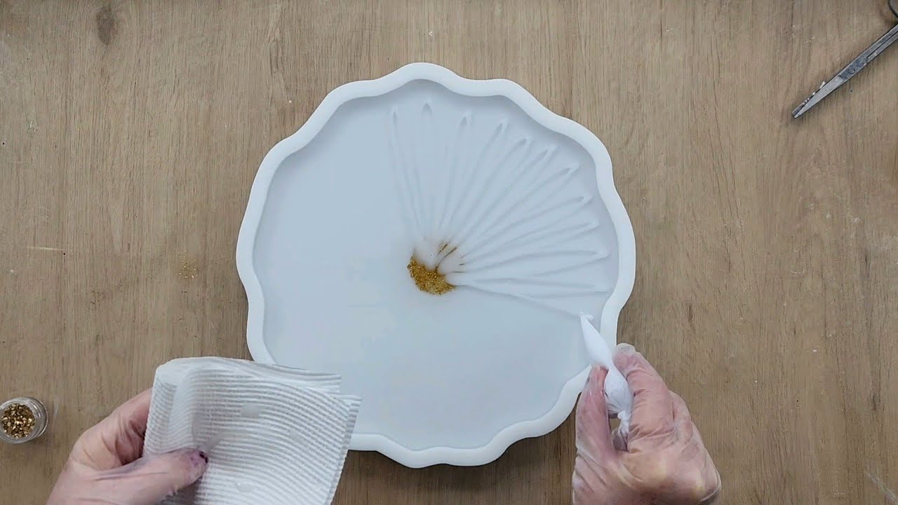 #2166 Everyone Wants To Do This! How To Make A Resin Daisy Bowl