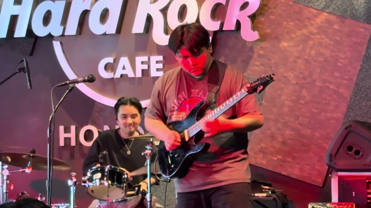Pound Cake Van Halen | Brody at Hard Rock Cafe Honolulu
