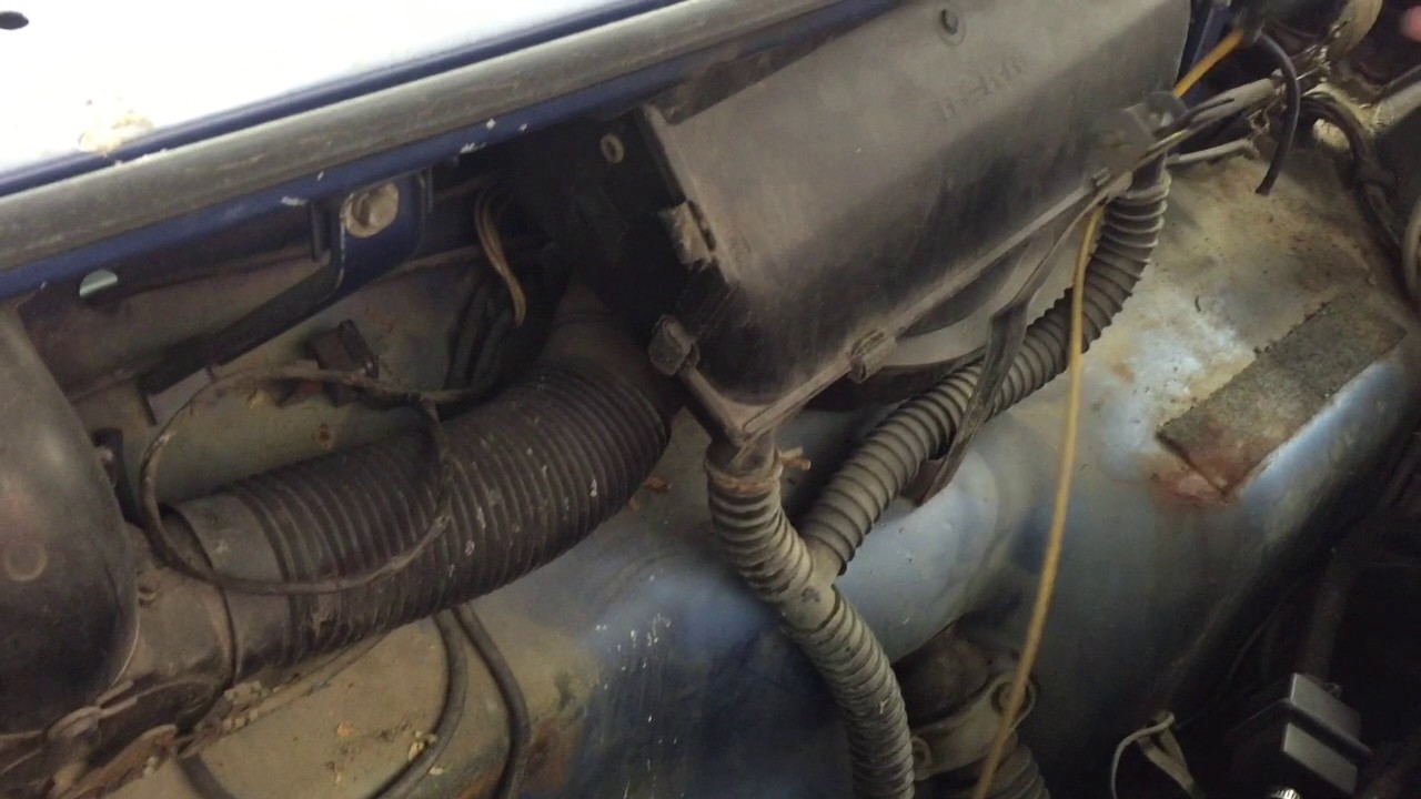 Auto Atlanta Removing & Inspecting the Porsche 914 Fuel Gas Tank