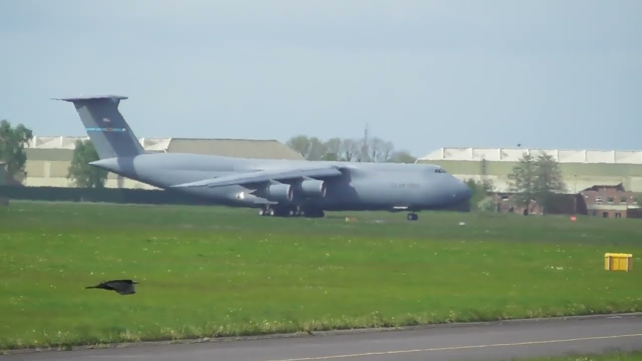 (RARE) US Air Force Lockheed C-5M Super Galaxy 87-0040 departing Belfast International Airport.