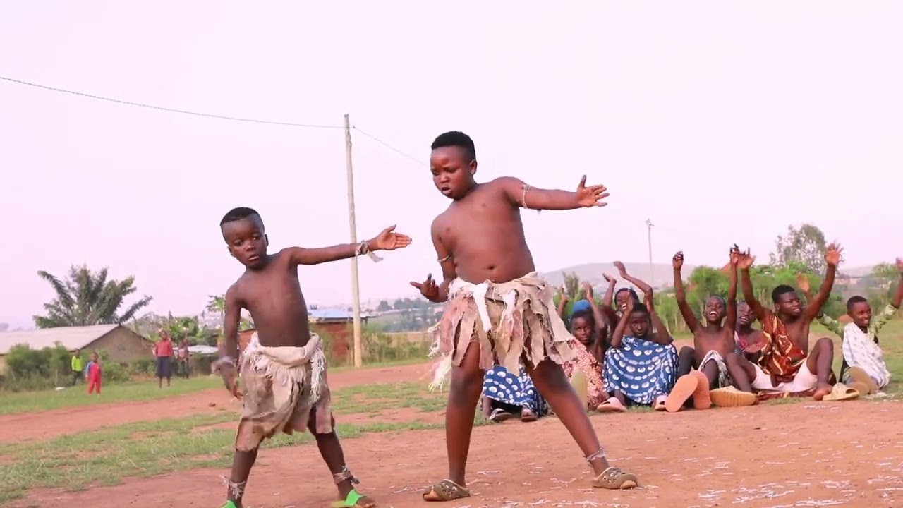 KARYURI team and KANAZI talent (African kids dancing)