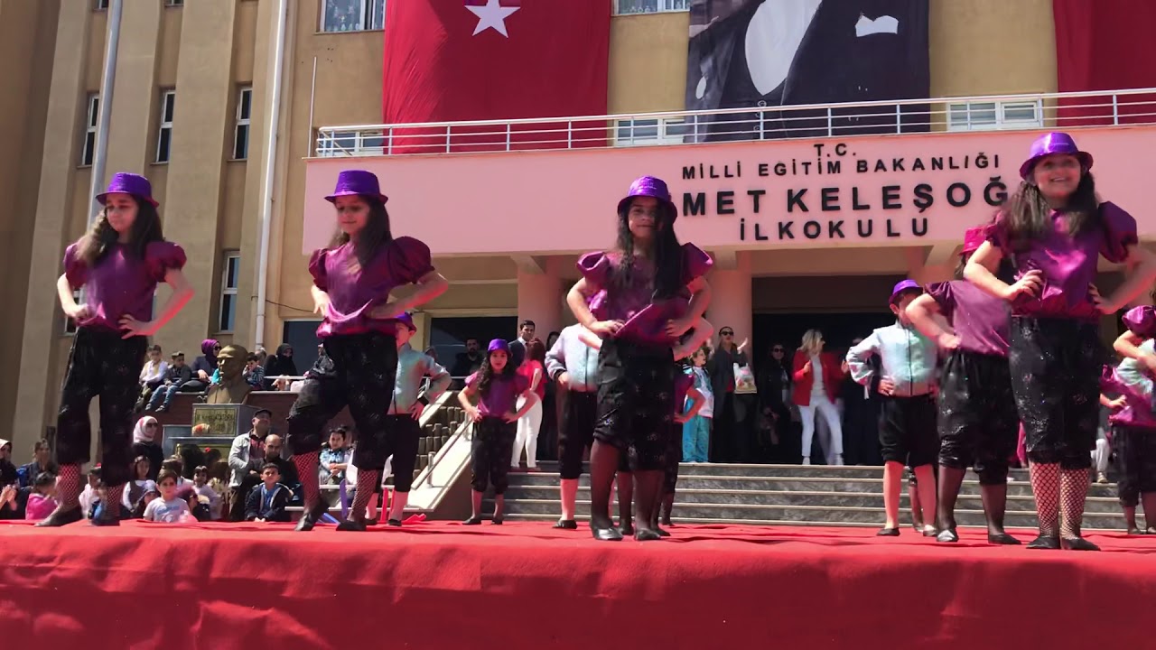23 Nisan Gösterisi Uptown Funk