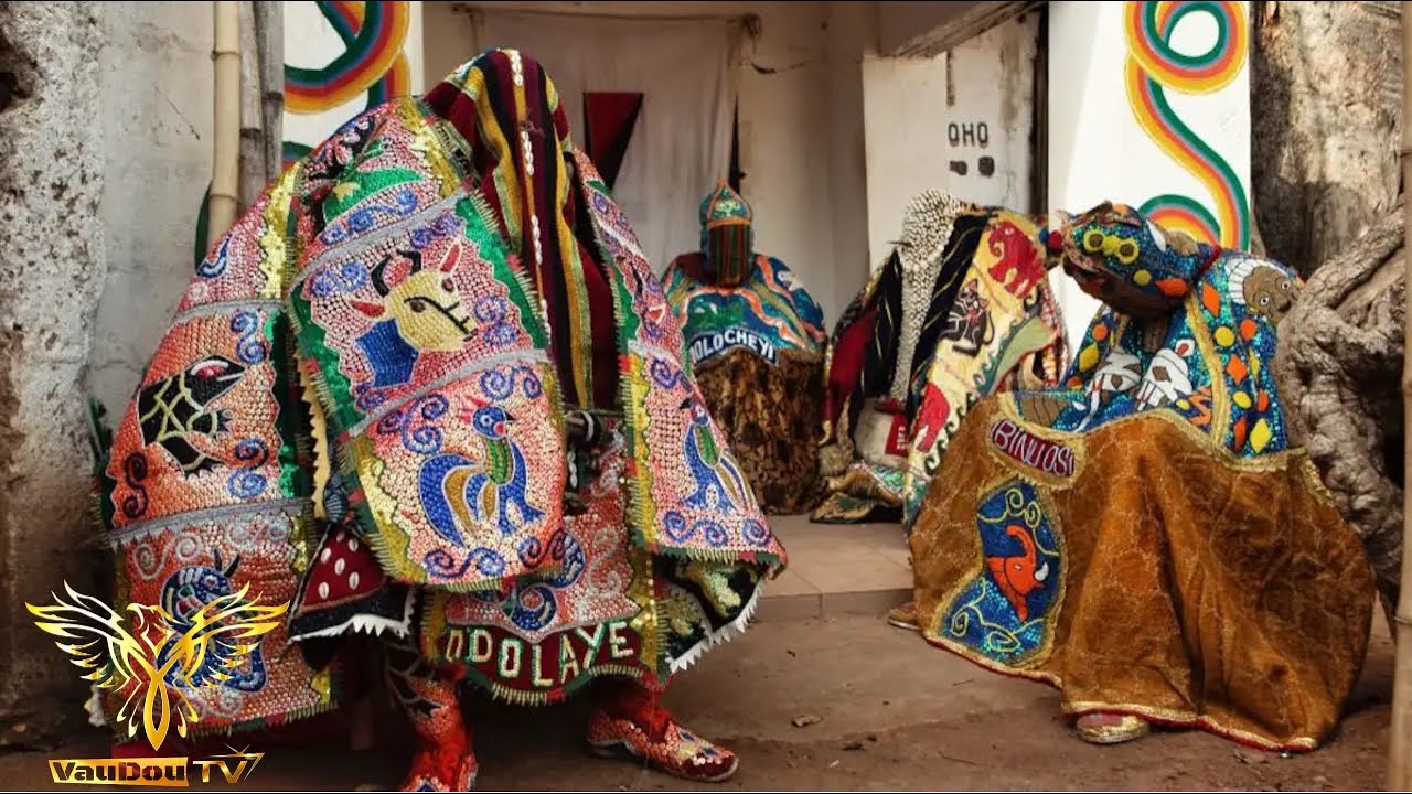 Cette Danse Ancestrale Des Egun-gun Du  Bénin Va Souffler Votre Esprit!