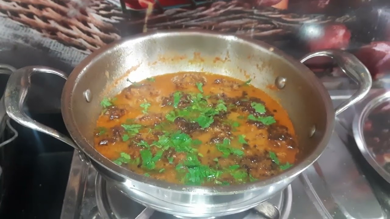 👌👌 ghiya Ke Kofte ki sabji hai taiyar