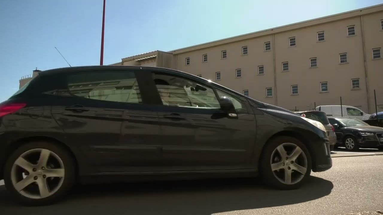 Lycée Bellevue au Mans :  un élève se suicide en se jetant du 3ème étage.