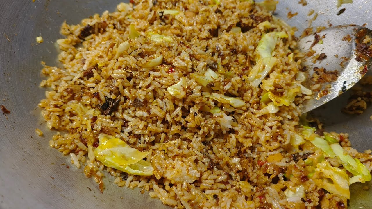 BUAT NASI GORENG SARDIN CARA NI LAGI SEDAP
