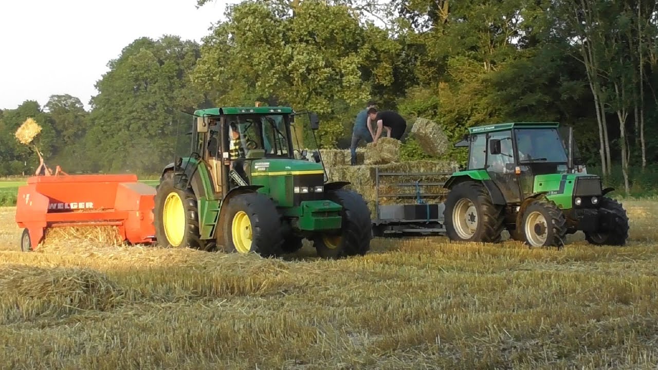 Pressing straw bales!