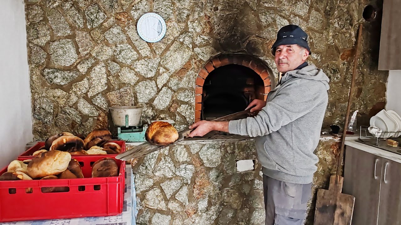 Romanian Artisanal Country Bread Baking in Transylvania! Traditional Wood Fired Oven Bread!
