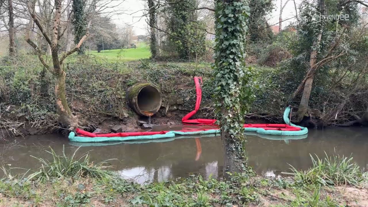 Des opérations de dépollution de l'Yon en cours suite à une fuite d'hydrocarbures