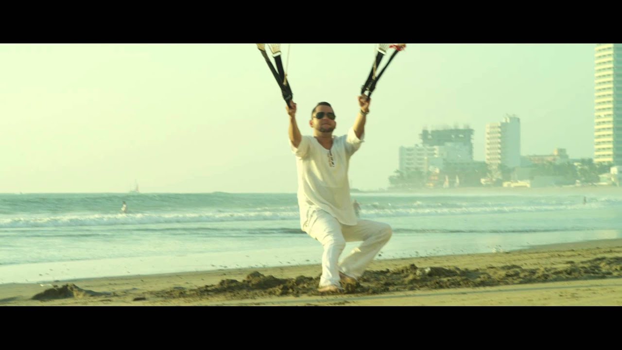 El Amor Es Una Ilusi&oacute;n - To&ntilde;o Lizarraga (Video Oficial)