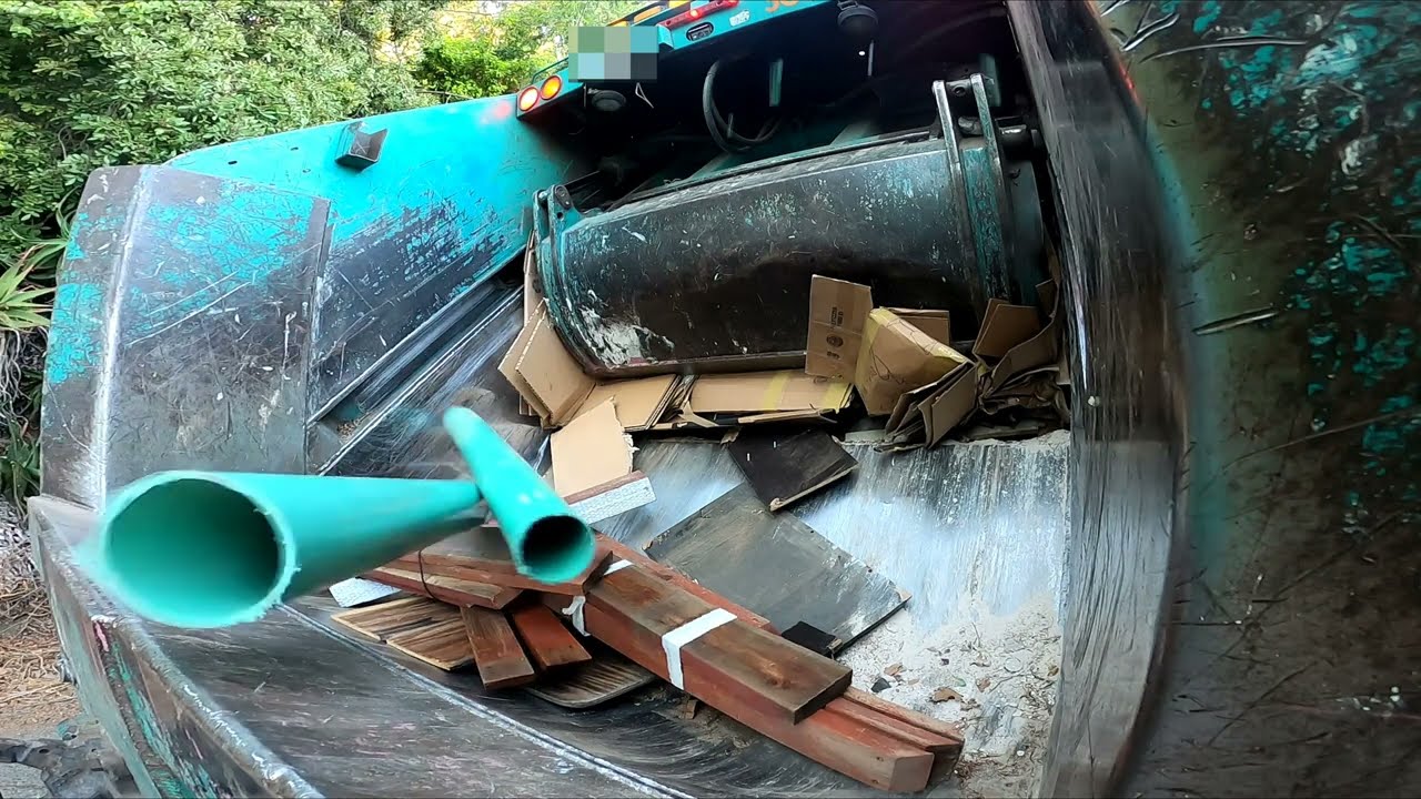 Bulky Truck: The bulk Waste Never ends!