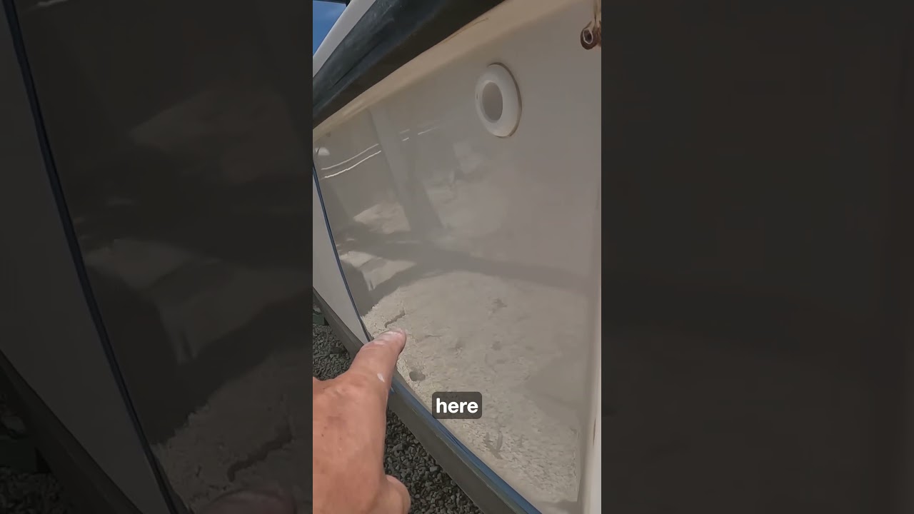 Polishing a boat that HASN&rsquo;T been cleaned in 30 years!