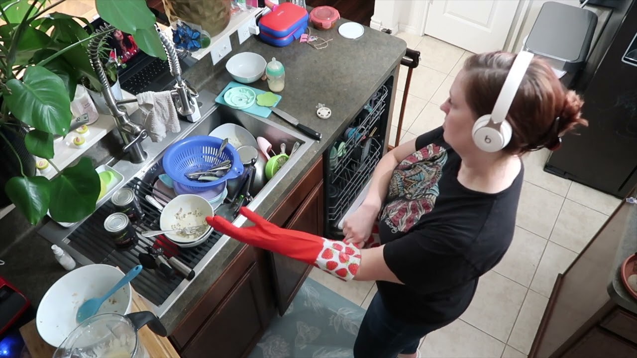 Cleaning the kitchen with you in real-time * body doubling for ADHD/Autism/Depression/Anxiety