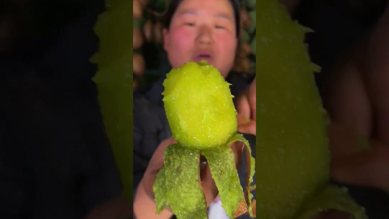 This is a real story happening in the farm of China #farming #fruits #harvesting #countrylife