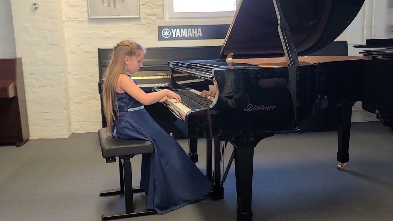O.Krut Piano Concerto Nr.3/2 mov- Maja Heyer (7) - after 1,6 years piano lessons