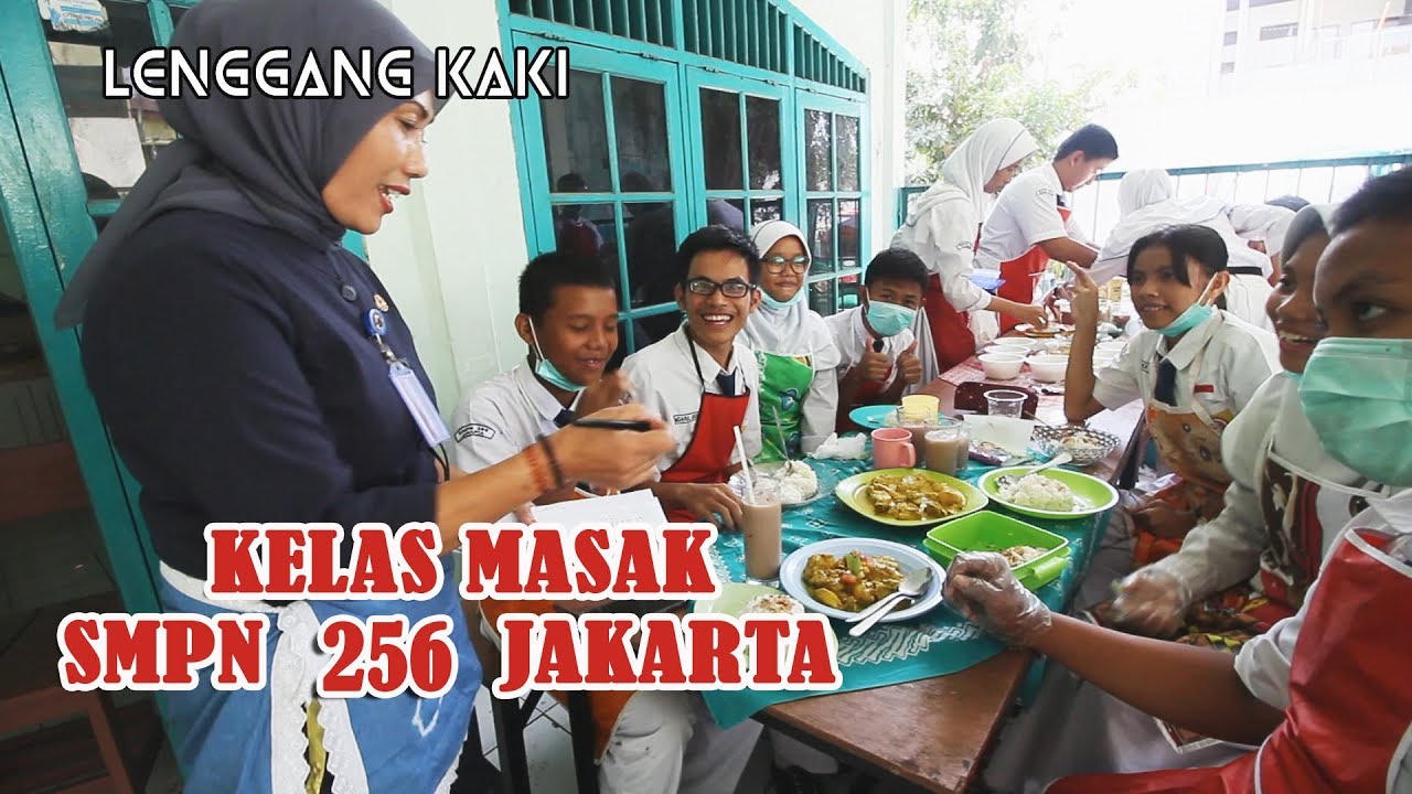 Bu Susi guru Idola memasak,  Praktek memasak di SMPN 256 Jakarta