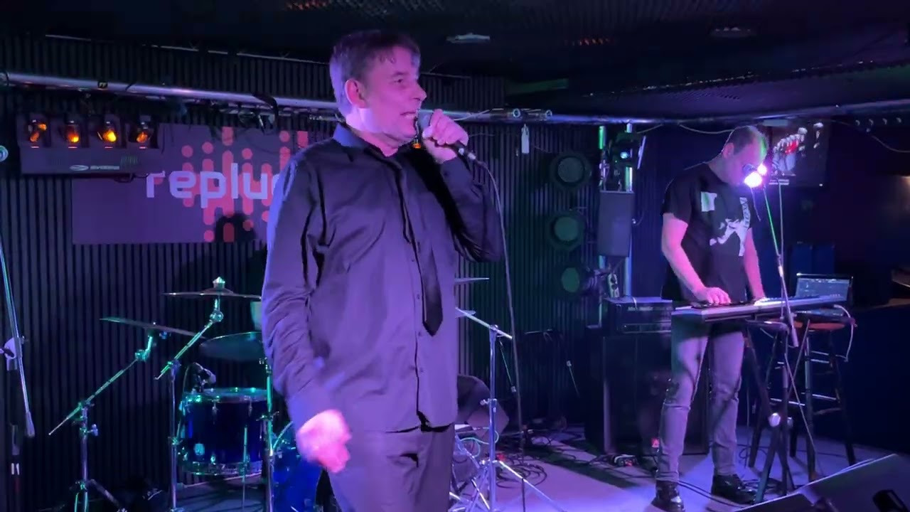 Strange Enough - On Your Own (Live Vienna Replugged, 1.12.2024)