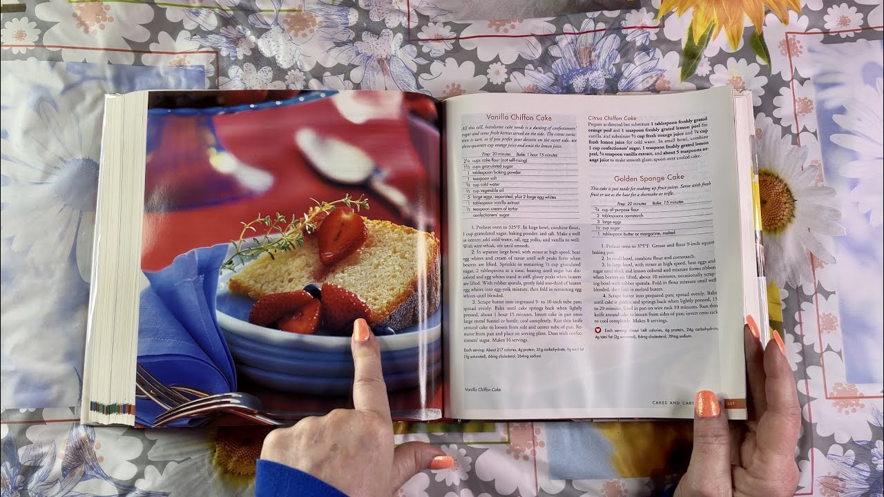 ASMR Page turning & squeezing! (No-talking version) Nice water-damaged cook book! Good Housekeeping