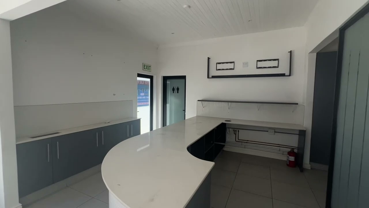 106m² Retail space to lease on Circular Drive, Gqeberha