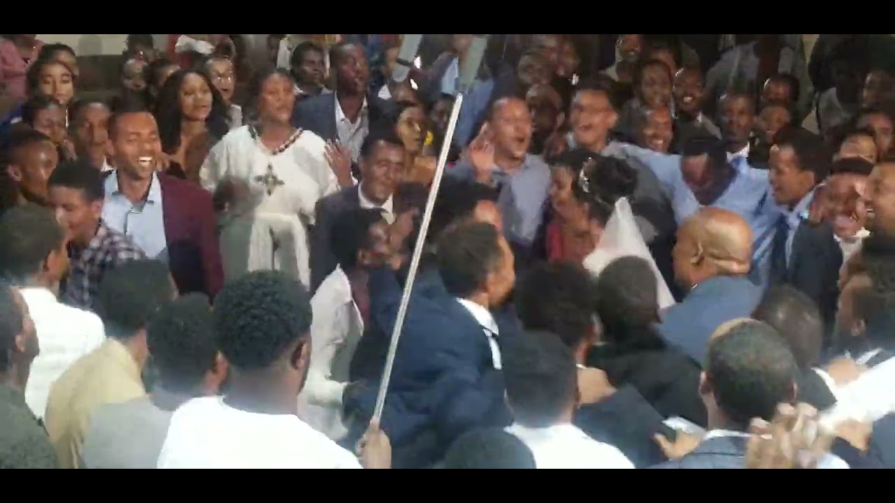 የ ዲ/ታምራት እና እ/ሀናን የሠርግ አምልኮ በ ጎፋ ቸርች 09.11.2015