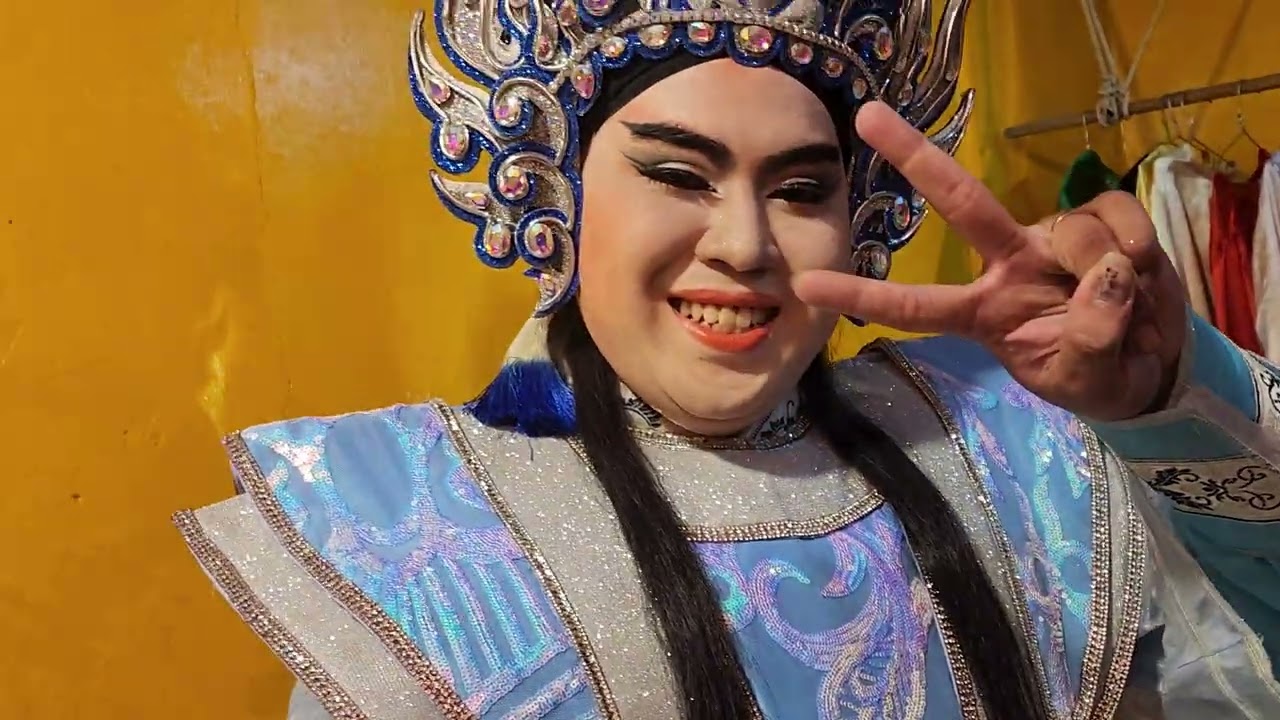 Hậu trường hat chầu vui lắm. 