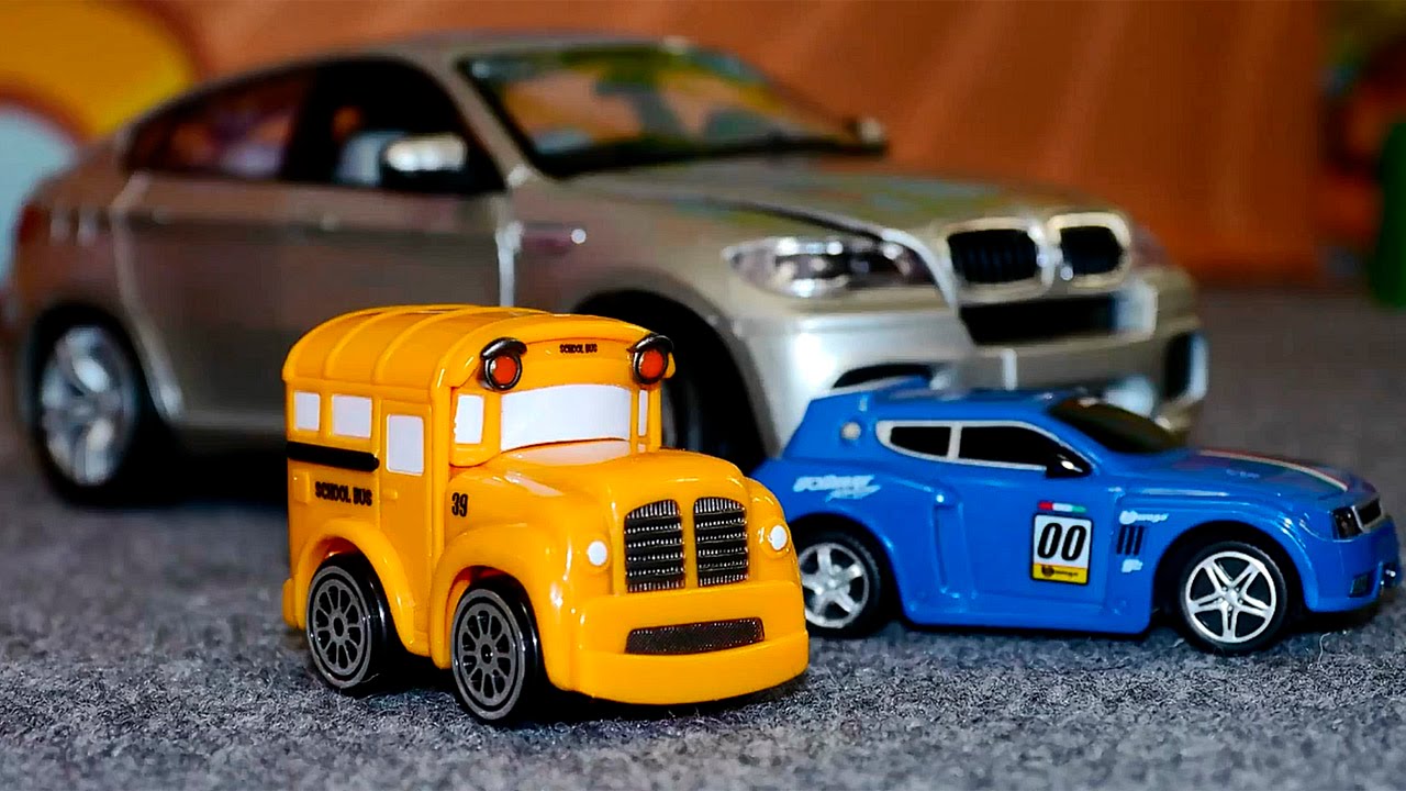 &Ccedil;ocuk filmi - Speedy ve Bussy araba sergisinde - BMW