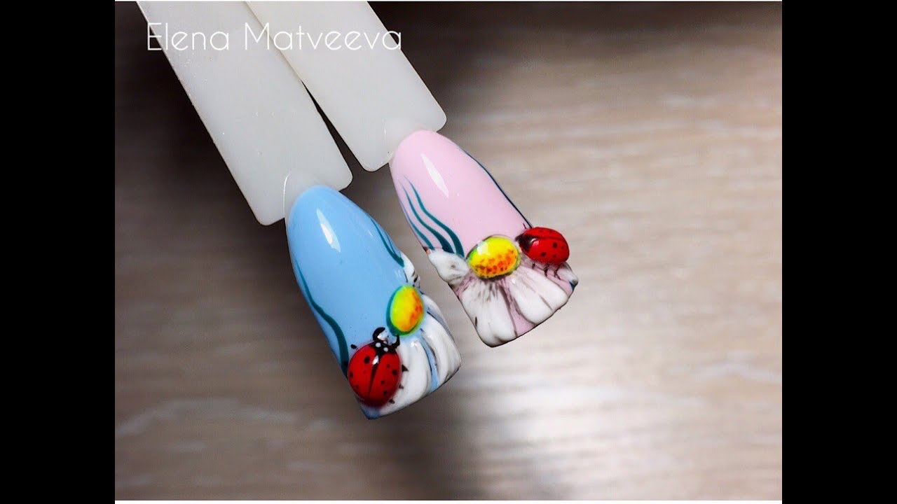 💙Дизайн ногтей 🐞 Объемная божья коровка на ромашке 🌼!
