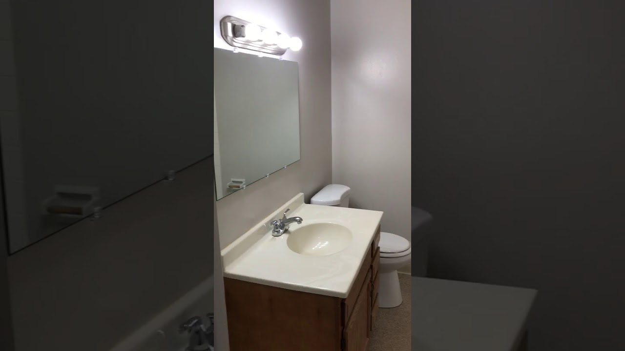 Mentor Mall Village - 3 bed townhome