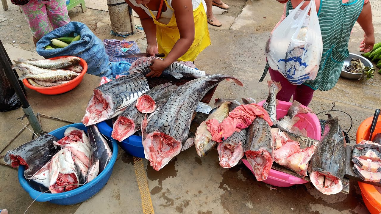 Street market in Rurrenabaque Bolivia