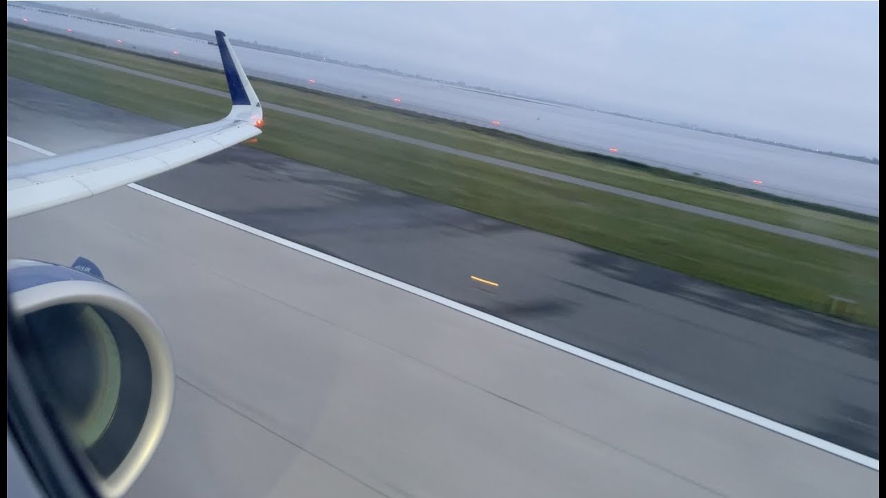 JetBlue Airways Airbus A321neo Takeoff from New York John F. Kennedy International Airport