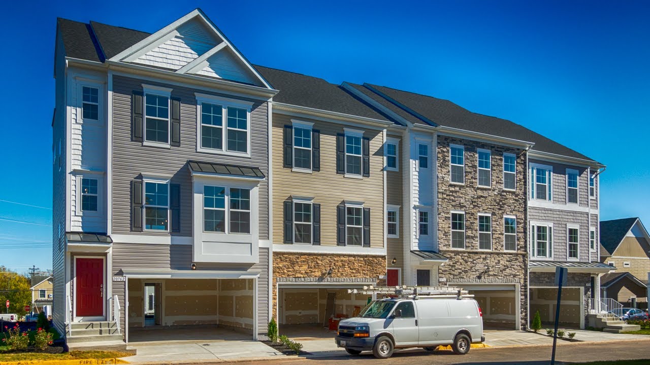 3 BED NEW CONSTRUCTION TOWNHOUSE IN OLD TOWN ASHBURN WITH ROOFTOP DECK - LOUDOUN COUNTY