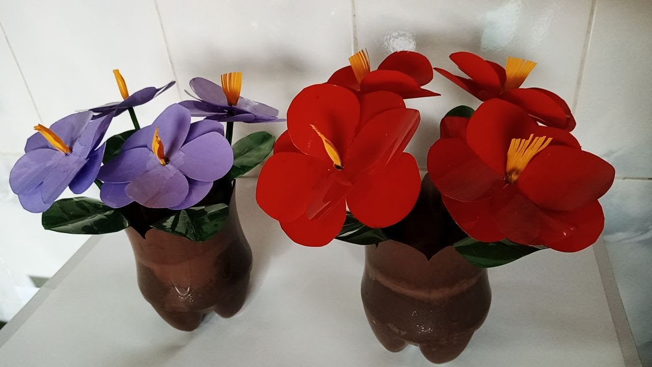 FLOR DE HIBISCO FEITA COM GARRAFA PET