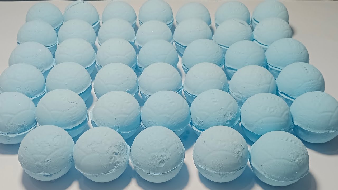 ⚽ Baking soda crush 🤤 satisfying videos #asmr #bakingsoda 