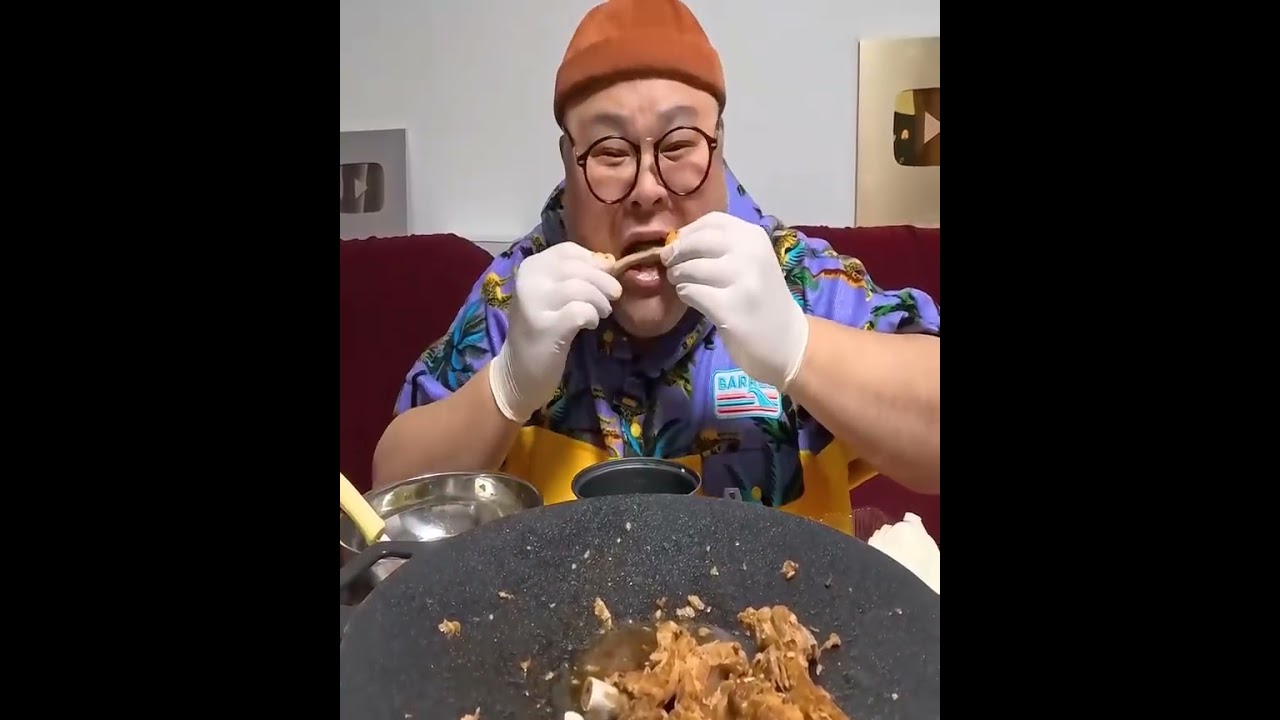 Love 💞 enjoy food chiken food 😋💕#mukbang #food #mukbanginternational #foodsharing #coreanstreetfood 