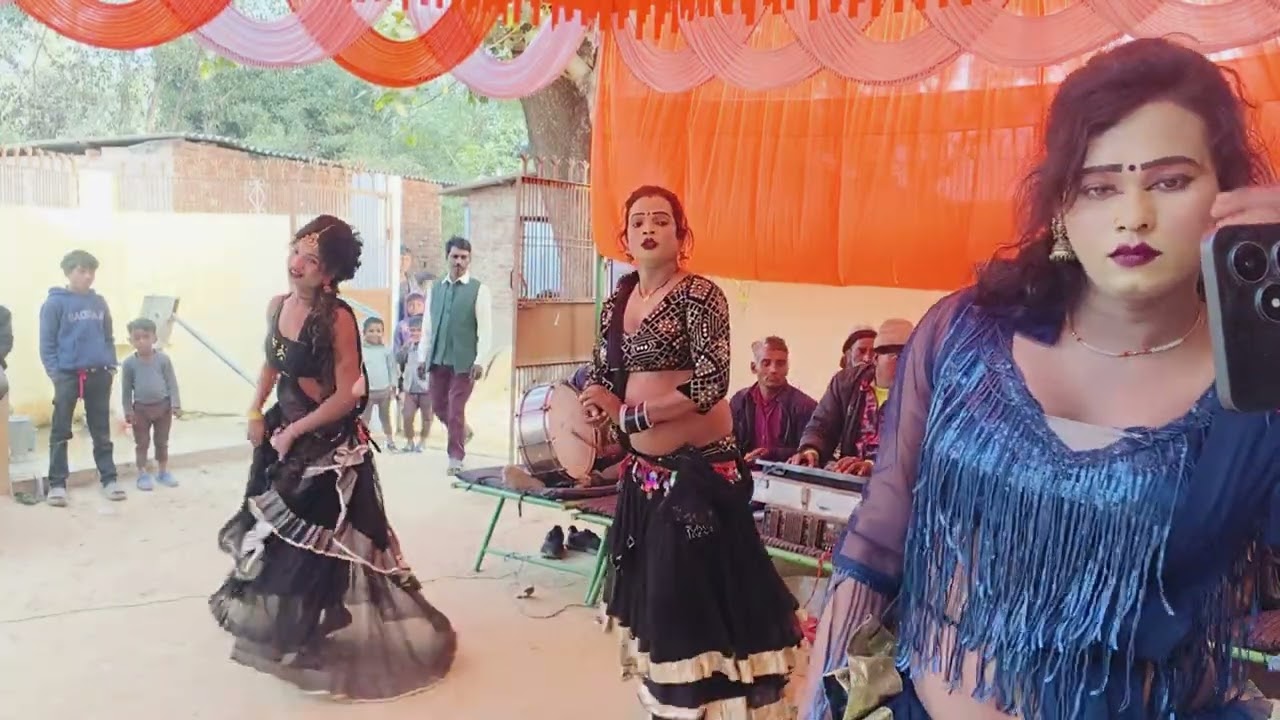 बैंड बाजा पर तीन तीन डांसर का नागिन डांस वीडियो || band baja par teen teen dancer ka nagin dance 