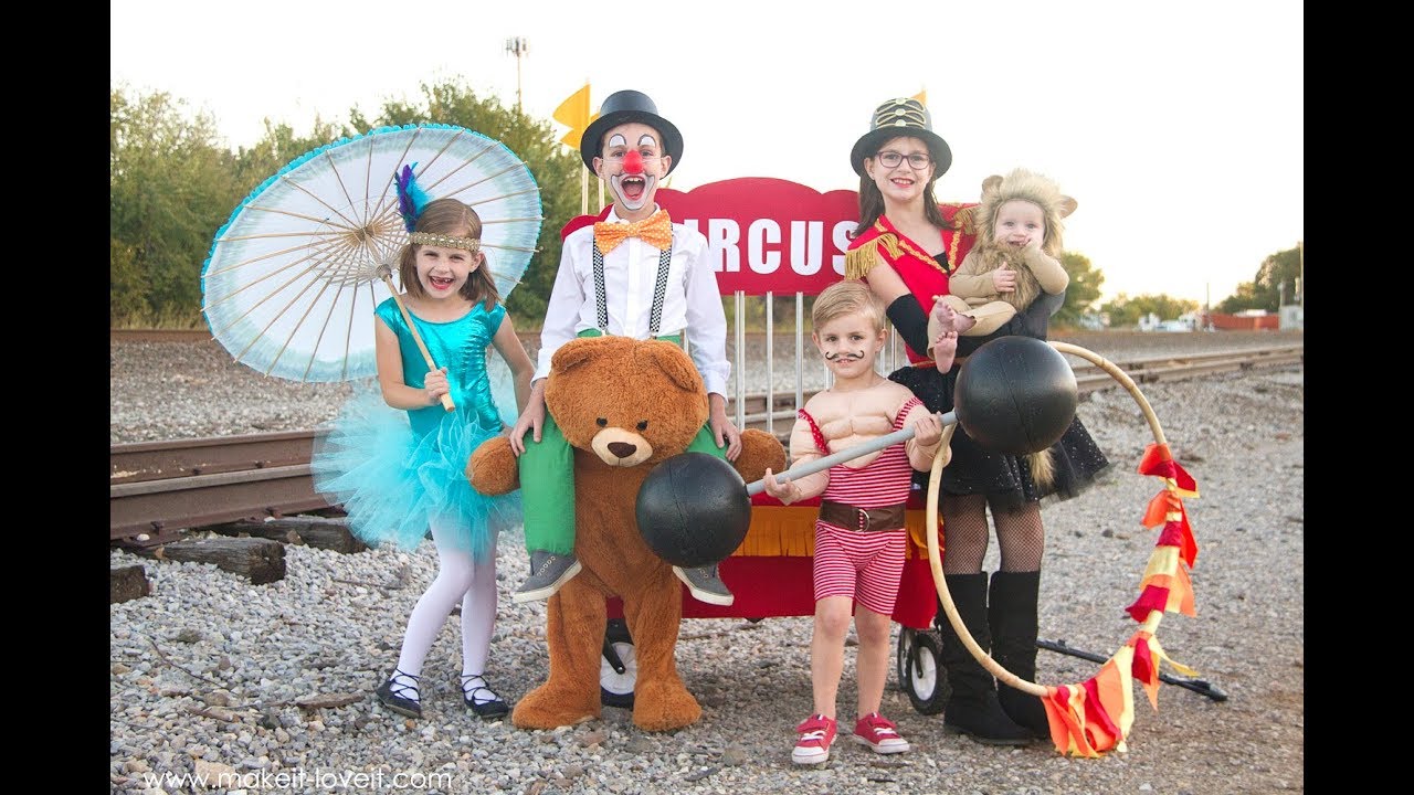 DIY Circus Themed Costumes.....fun for the whole family!