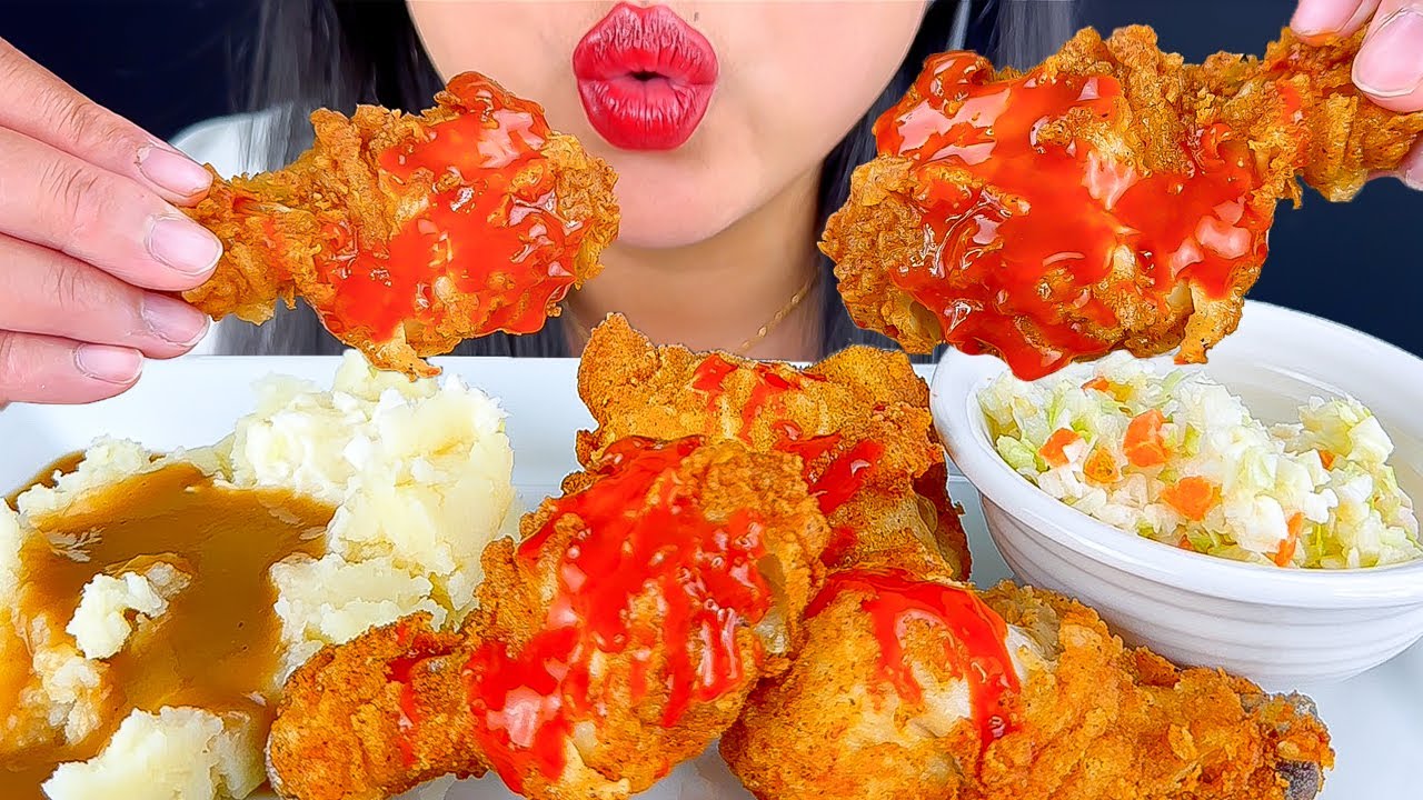 ASMR FRIED CHICKEN DRENCHED IN SPICY SAUCE FROM KFC