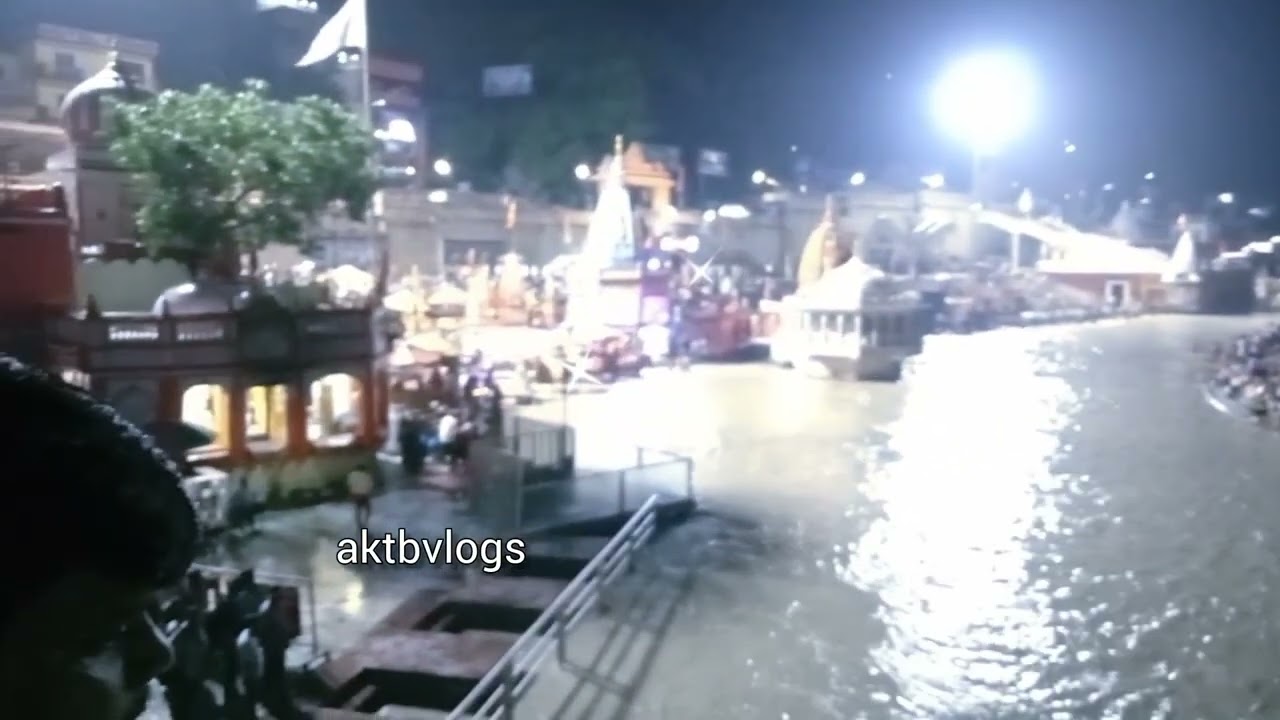 हर की पौड़ी हरिद्वार ।। सुबह की गंगा आरती ।। हर हर गंगे ।। #aktbvlogs #ganga #aarti