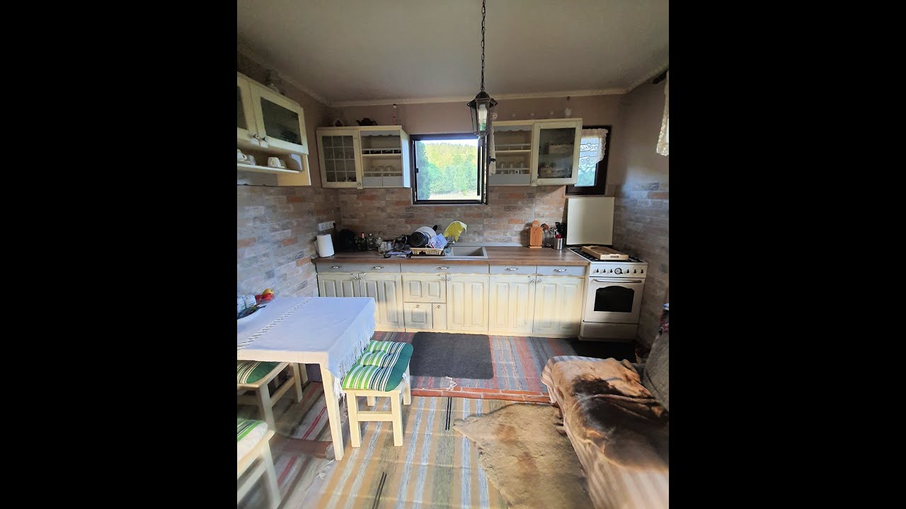 Cum am vopsit mobila de bucătărie cu Annie Sloan Chalk Paint