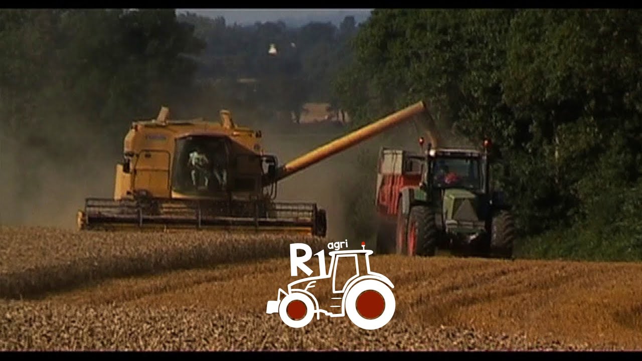 ARCHIVES MOISSON 2005 DANS LE CENTRE BRETAGNE NEW HOLLAND TX 66 CARHAIX HARVEST