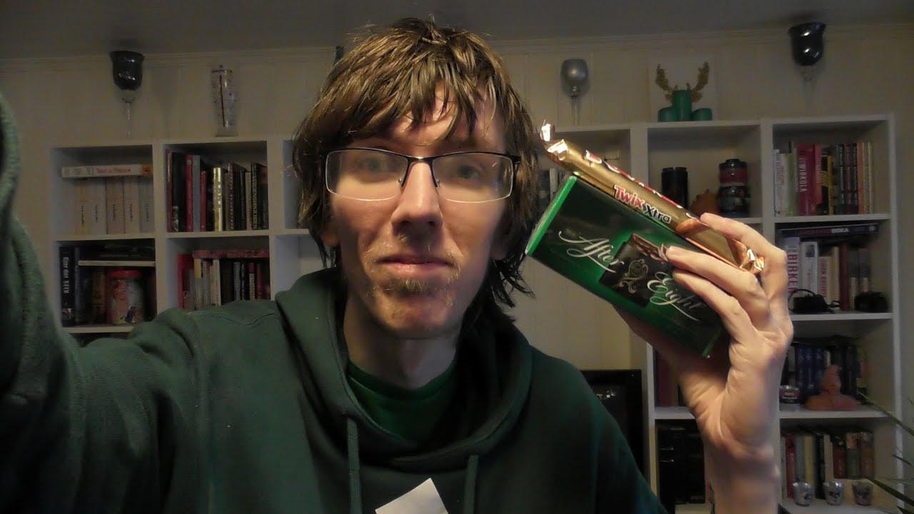 ASMR with The Muffin 🧁 - Crinkly Chocolate Wrappers and Boxes (Triggers and Tingles) 🍫