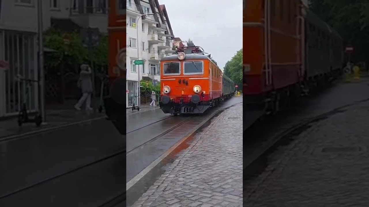 EP05-23 wjeżdża do portu w Kołobrzegu + mocne RP1