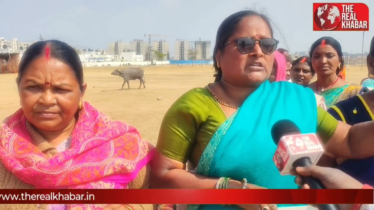 झारखंड प्रदेश विद्यालय रसोइया/संयोजिका अध्यक्ष संघ द्वारा धरना जारी, धूप में बैठी महिलाएं