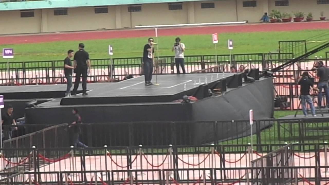JYJ rehearsal in VietNam - Jaejoong 2