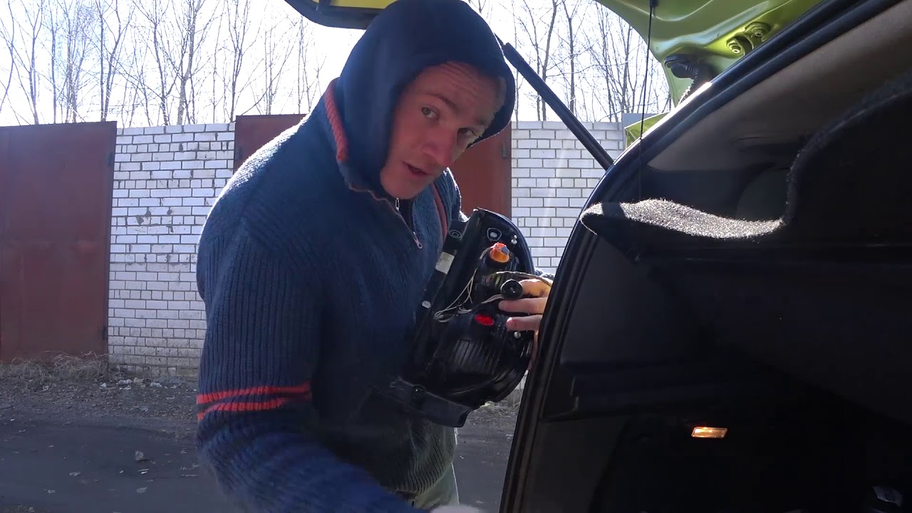 Секрет при замене лампы стопа на Citroen c3 Picasso...