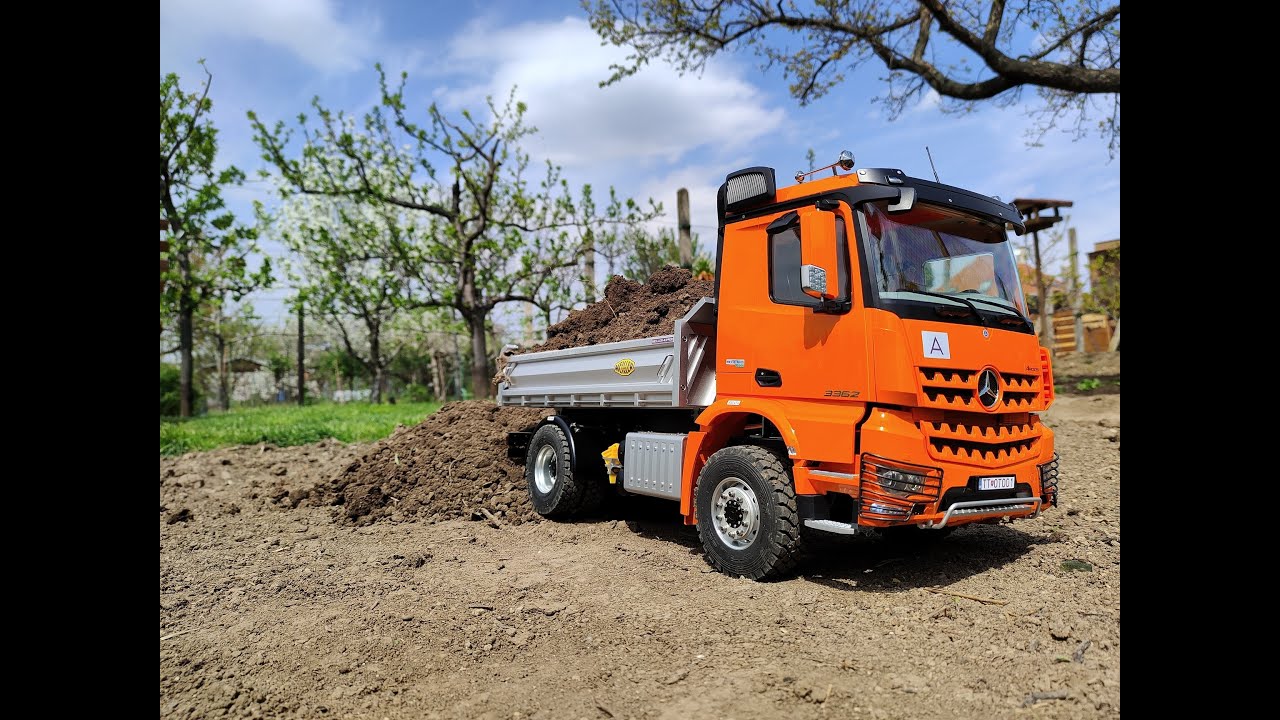 Heavy loaded RC Truck MB AROCS and excavator VOLVO EC160E in action - 1/14 RC models