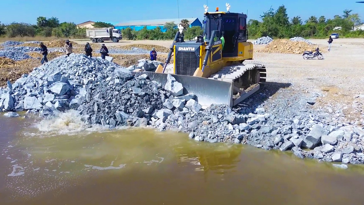 Landfill Restoration in Action! SHANTUI DH17C3 Pro Pushes Stone After Flood